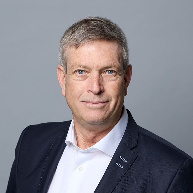 Robert Hawtin Headshot