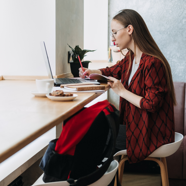 freelancer working at cafe